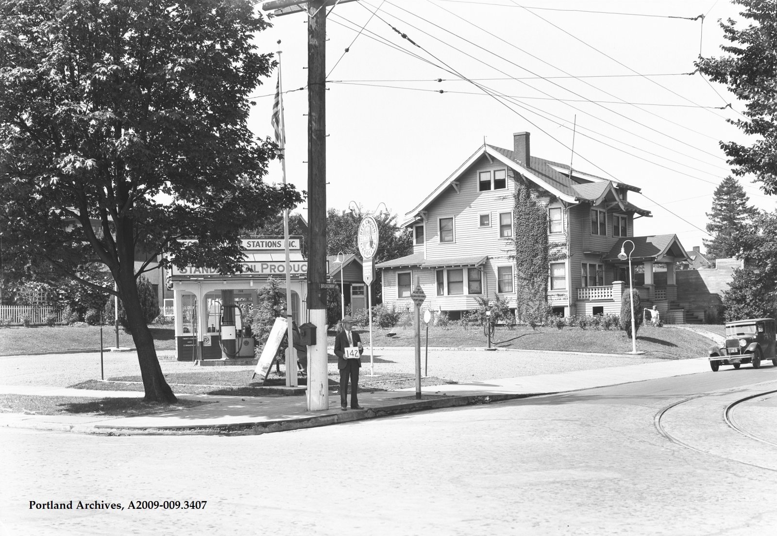 1929_service-station-ne-broadway-and-24th-ave_a2009-009-3407.jpg