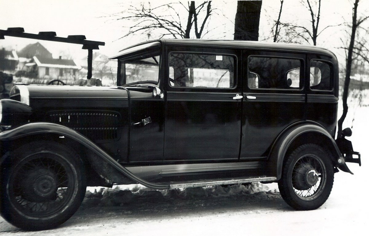 1930 Essex - Jims first car, 1945.jpg