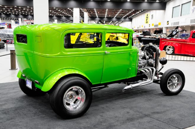 1930-ford-sedan-street-shaker-rear.jpg