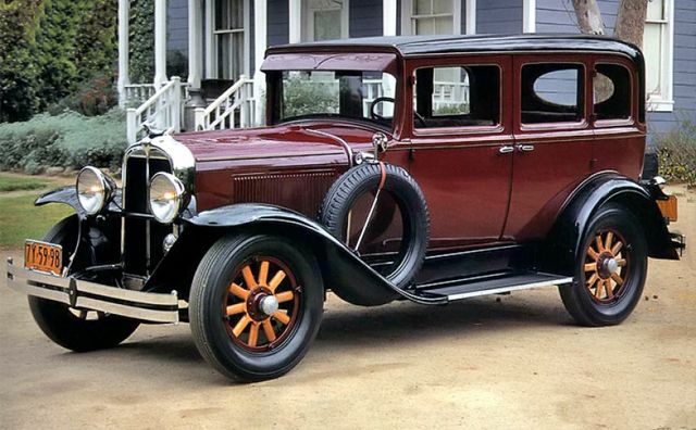 1930 Pontiac sedan.jpg