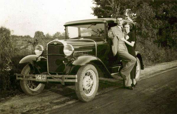 1930s-couple-with-car.jpg