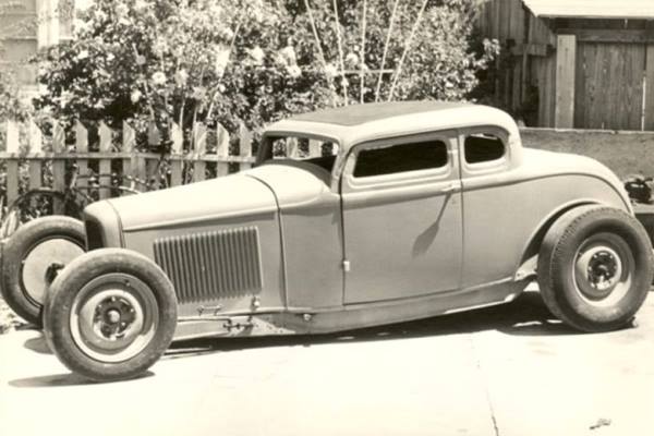 1932-Ford-5W-coupe-chopped.jpg