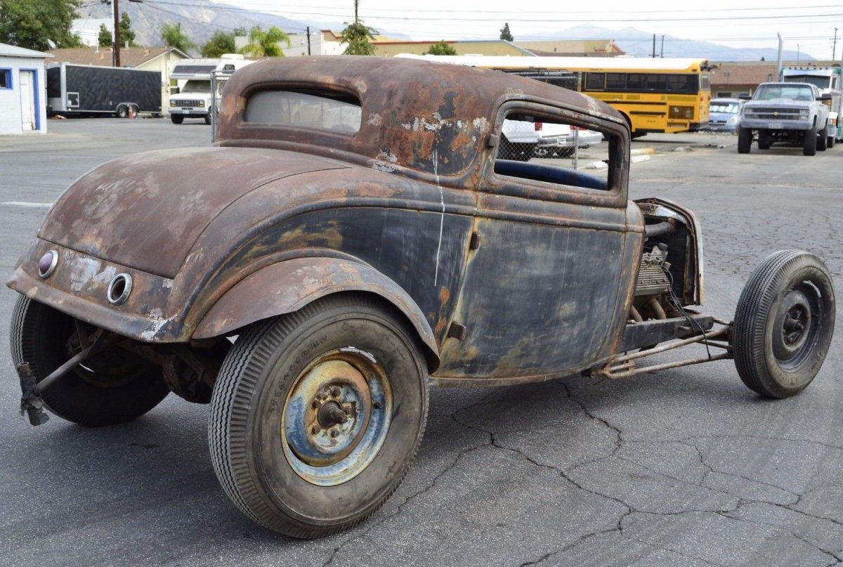 1932-Ford-Coupe-Custom-2-e1509667577325.jpg