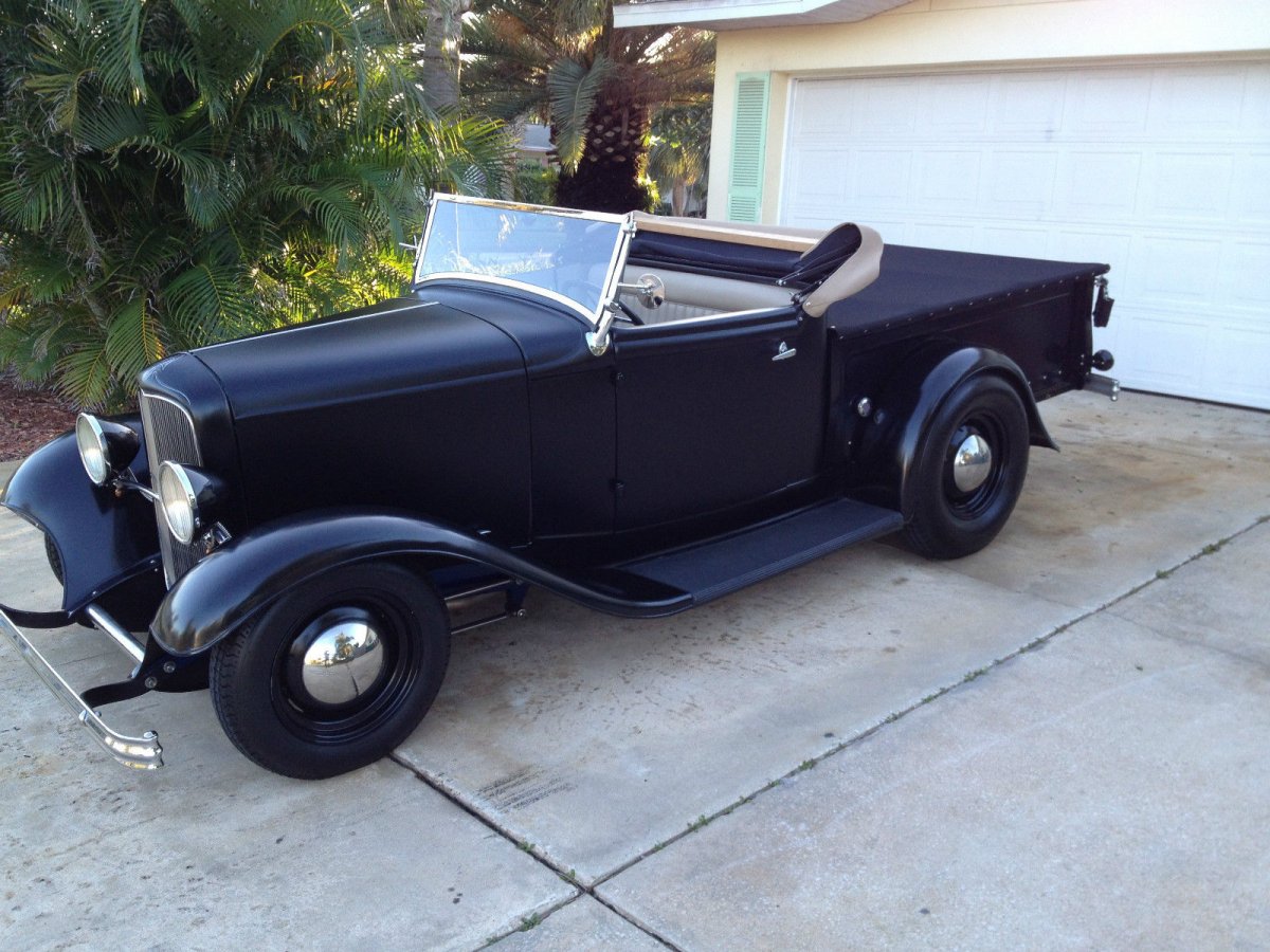 1932-ford-roadster-pickup-4.JPG