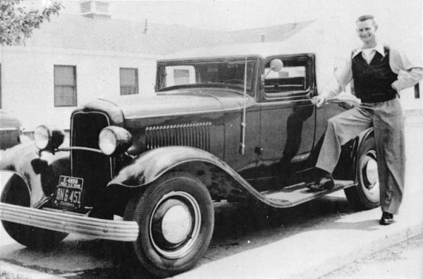 1932-Ford-Sport-Coupe-.jpg