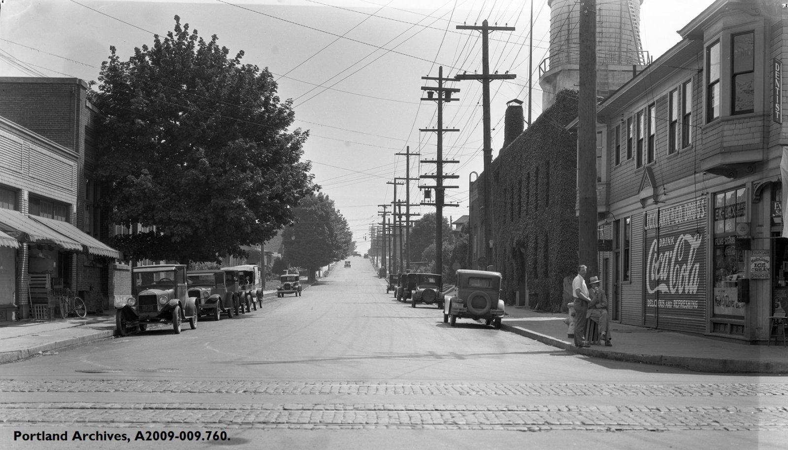 1932_e-burnside-and-28th-ave-looking-east_a2009-009.760.jpg