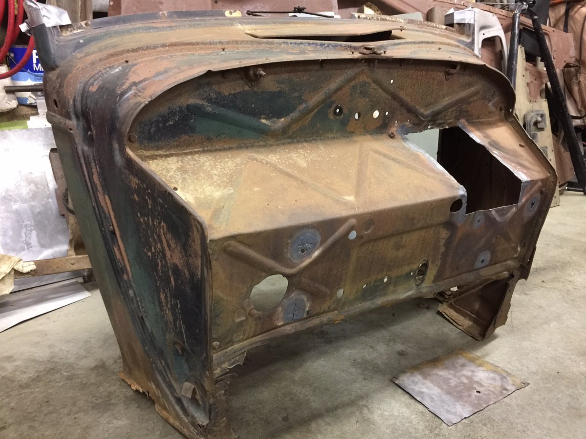 1933 Cowl Front.JPG