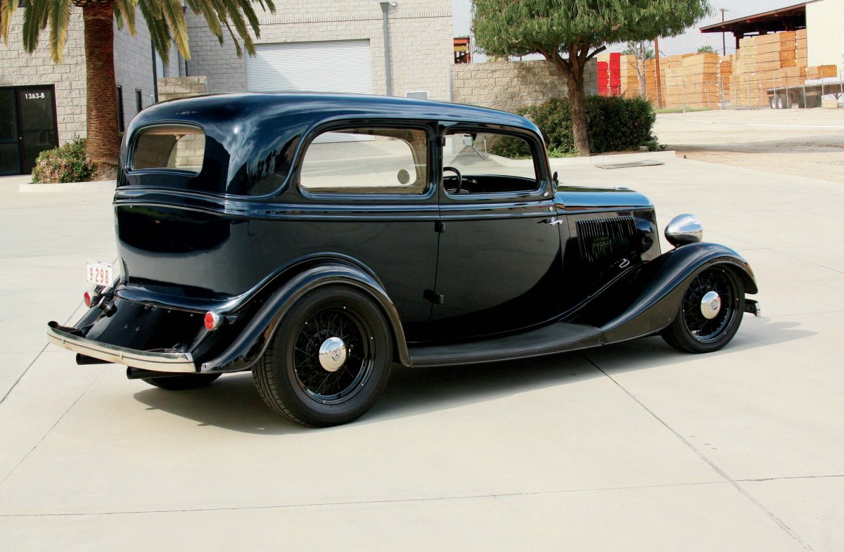 1933-ford-tudor-sedan-rear-view.jpg