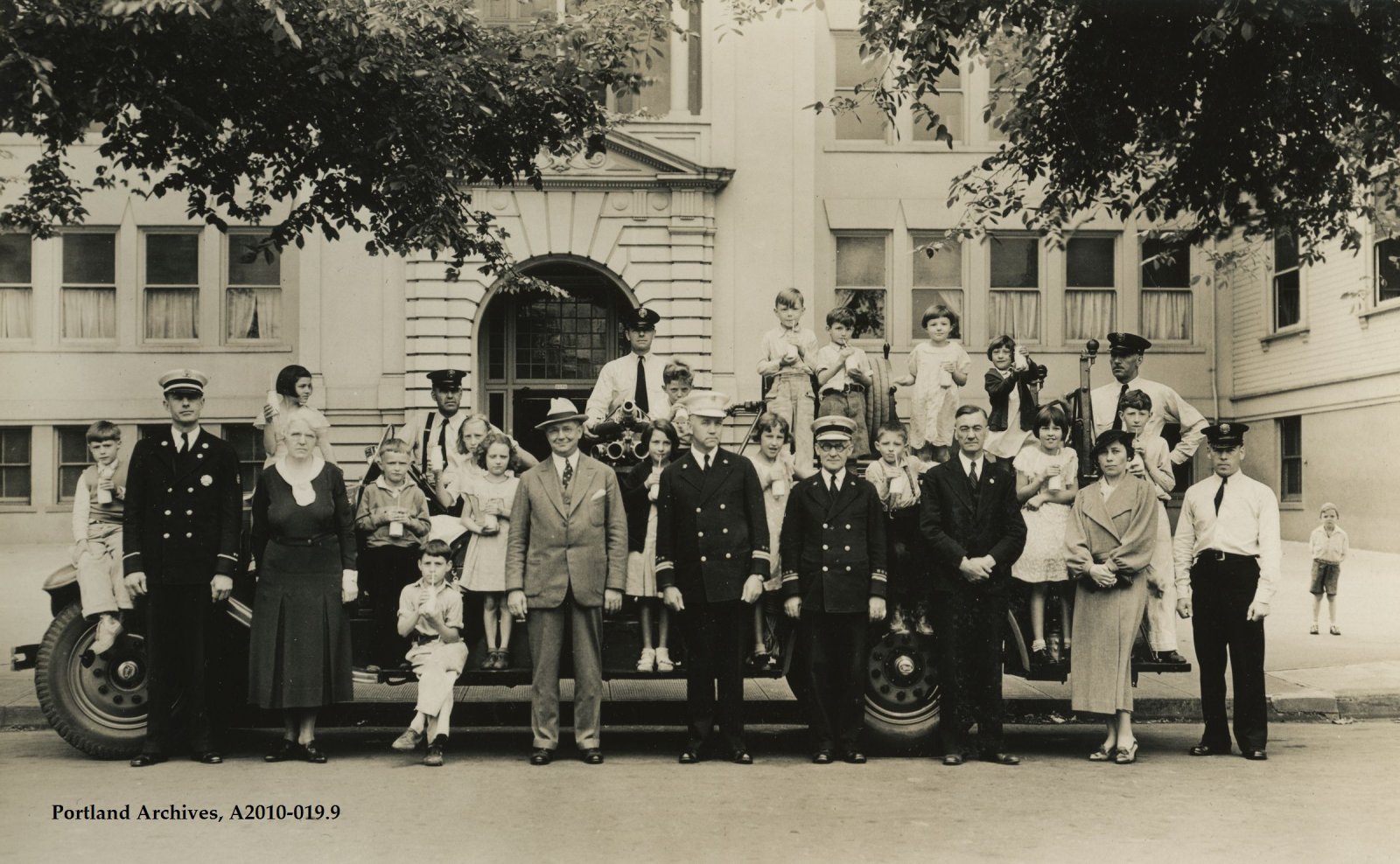 1933_beneficiaries-receiving-milk-fund-benefits-at-buckman-school_.jpg