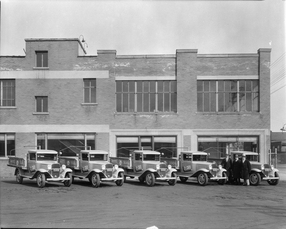 1934-3 Whytes Egg trucks (Chevrolets) Toronto.jpg