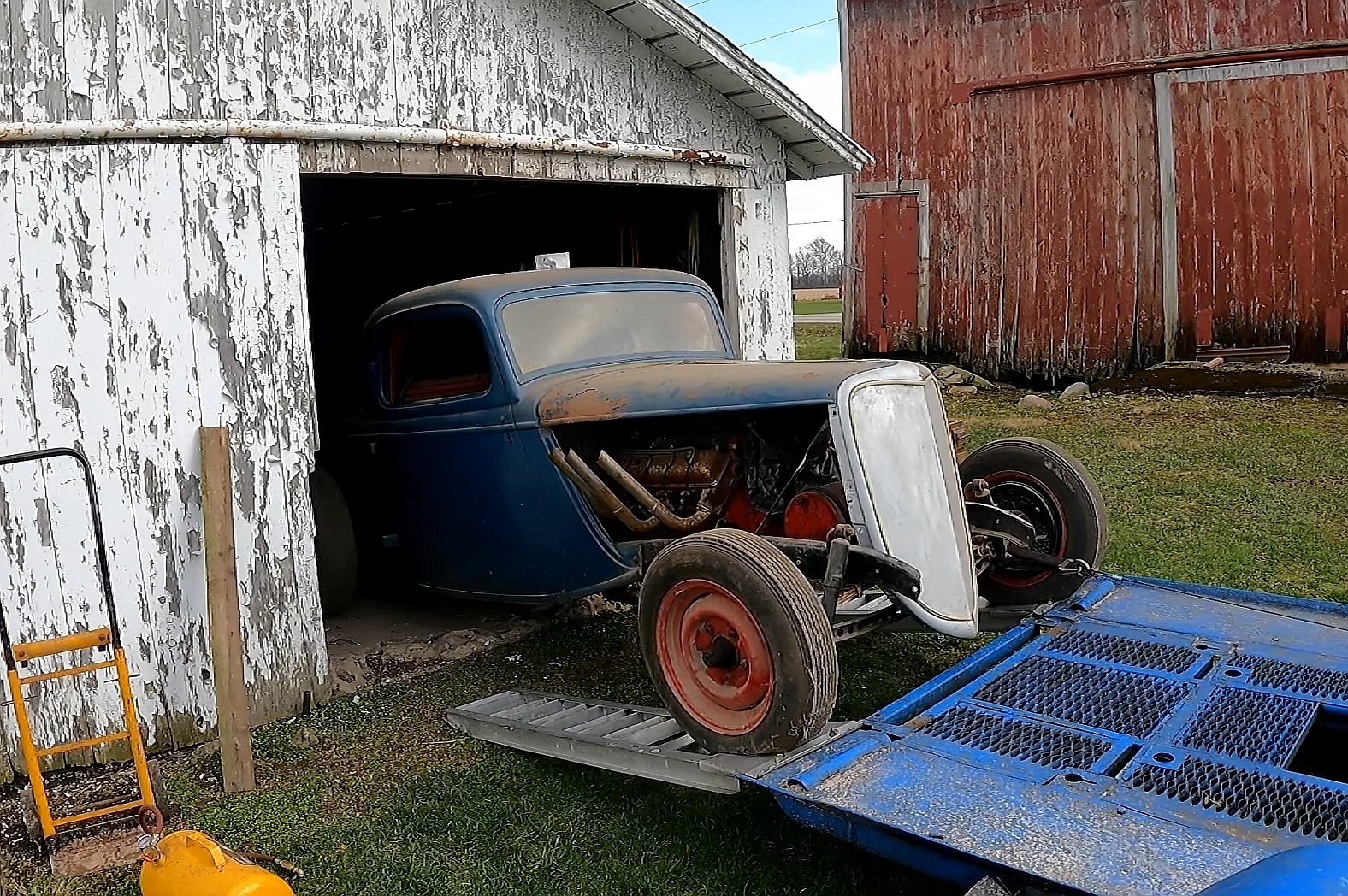 1934-ford-dragster-spent-60-years-in-a-barn-still-looks-the-part_5.jpg