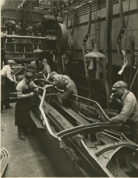 1934 rouge frame.jpg