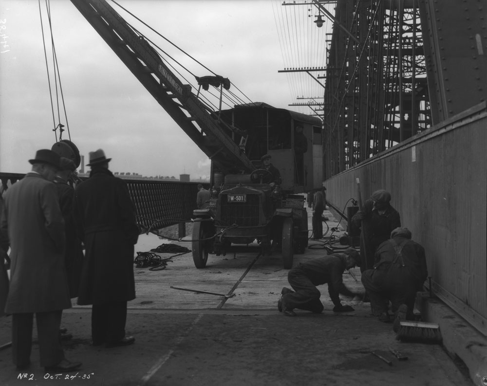 1935-13 Victoria Bridge.jpg