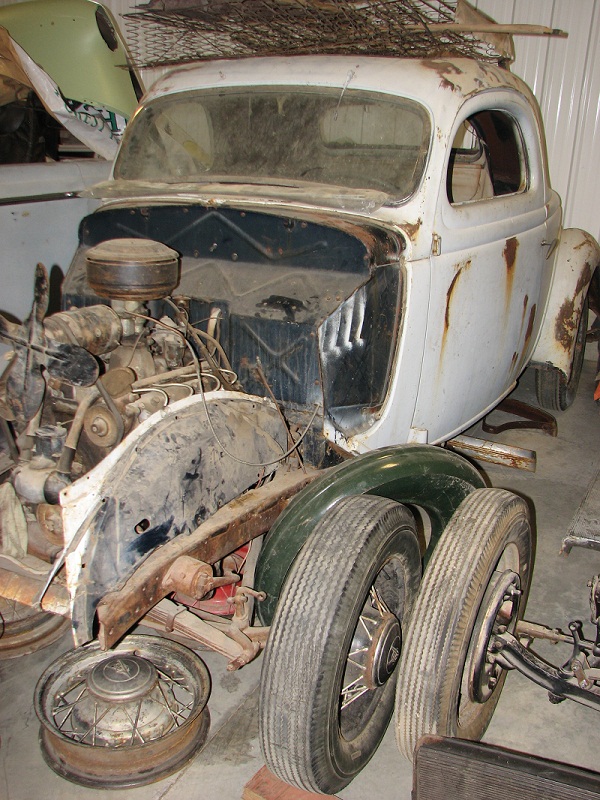 1935 Ford 3W coupe 002b.jpg