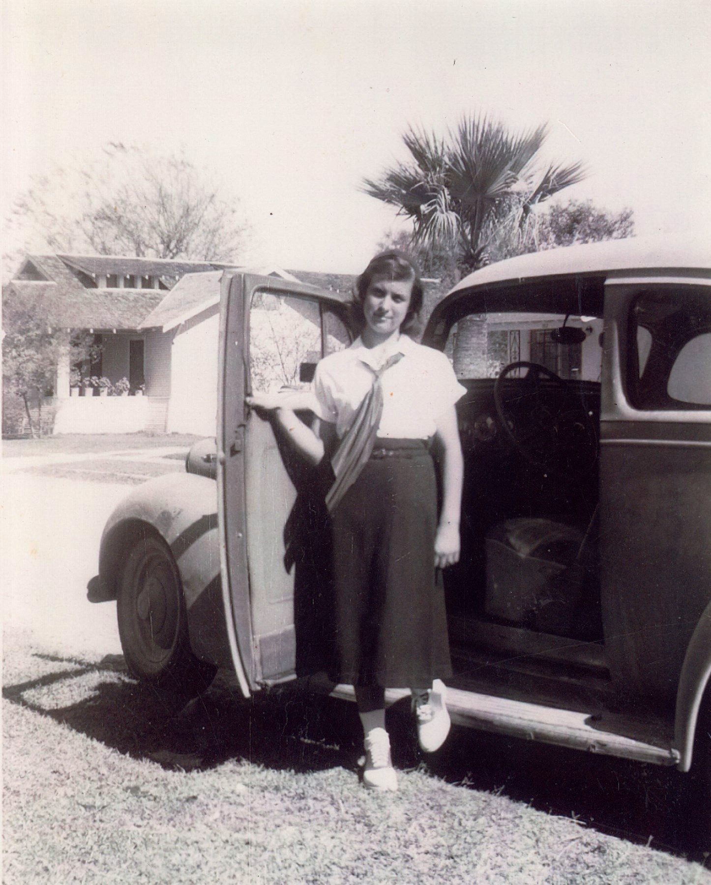 1936 Packard 120 Touring Coupe Charlene Shipman Grand Prairie, TX.jpg