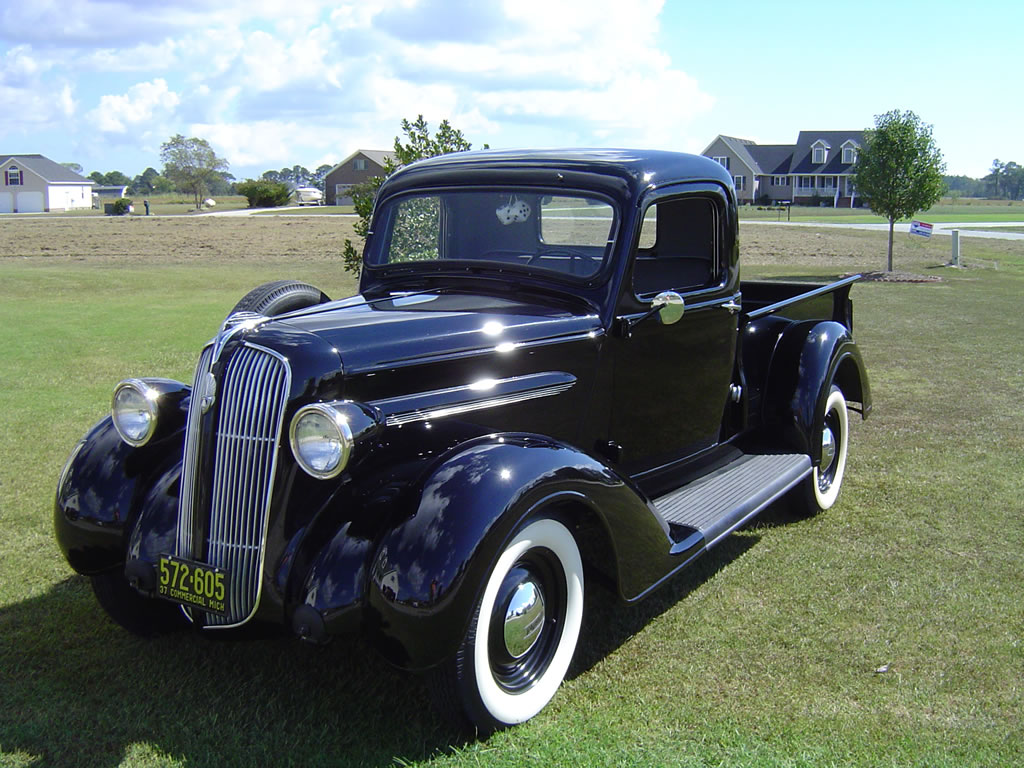 1937 Plymouth (2).jpg