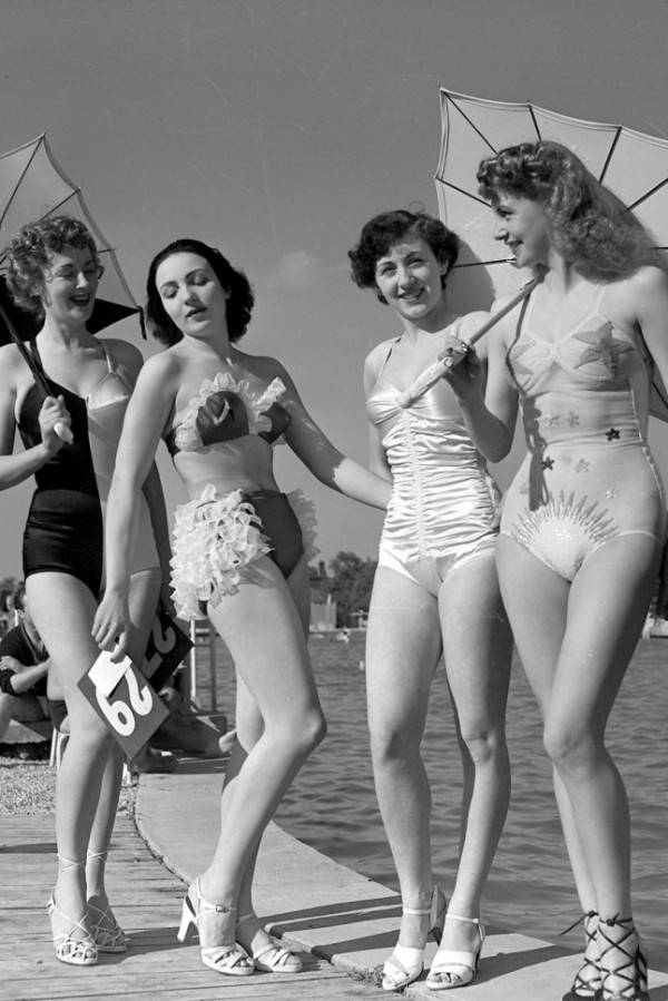 1940-Bathing-Suits-e1398985625418.jpeg