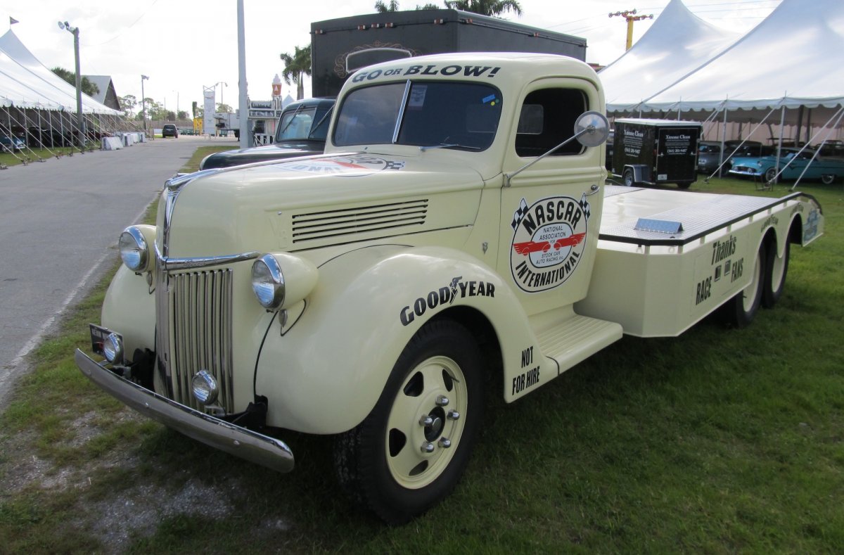 1940-ford-hauler-1.jpg