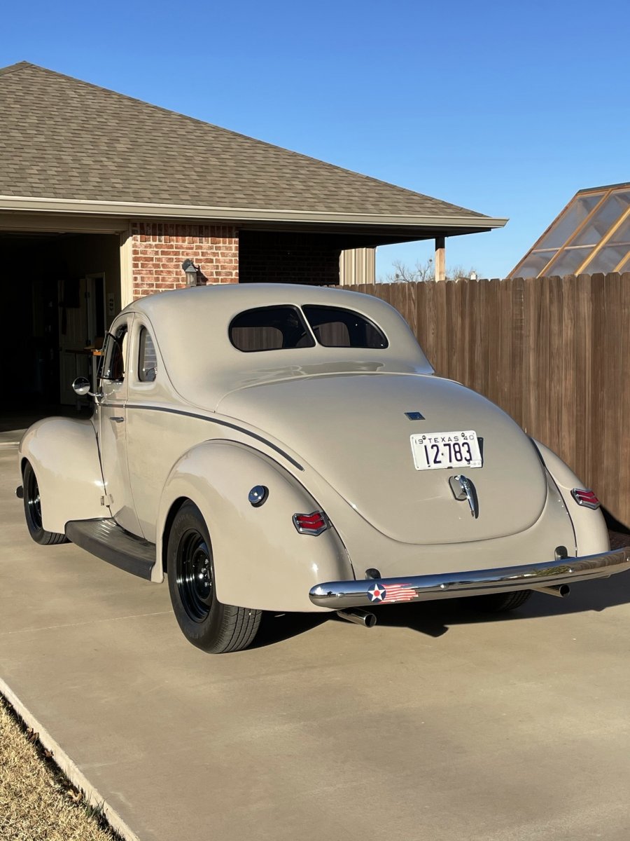 1940 Ford rear.jpeg