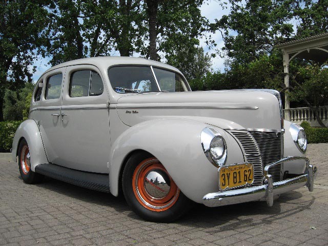 1940-ford-super-deluxe.jpg