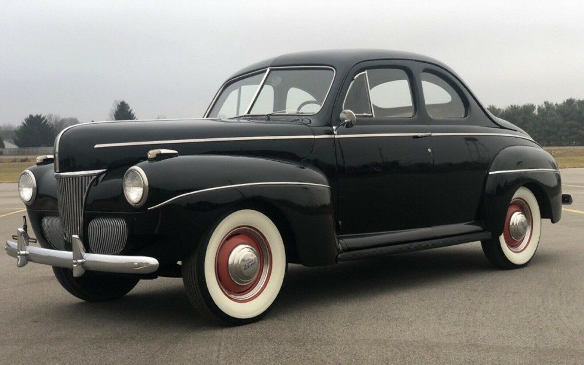 1941-Ford-DeLuxe-Coupe2.jpg