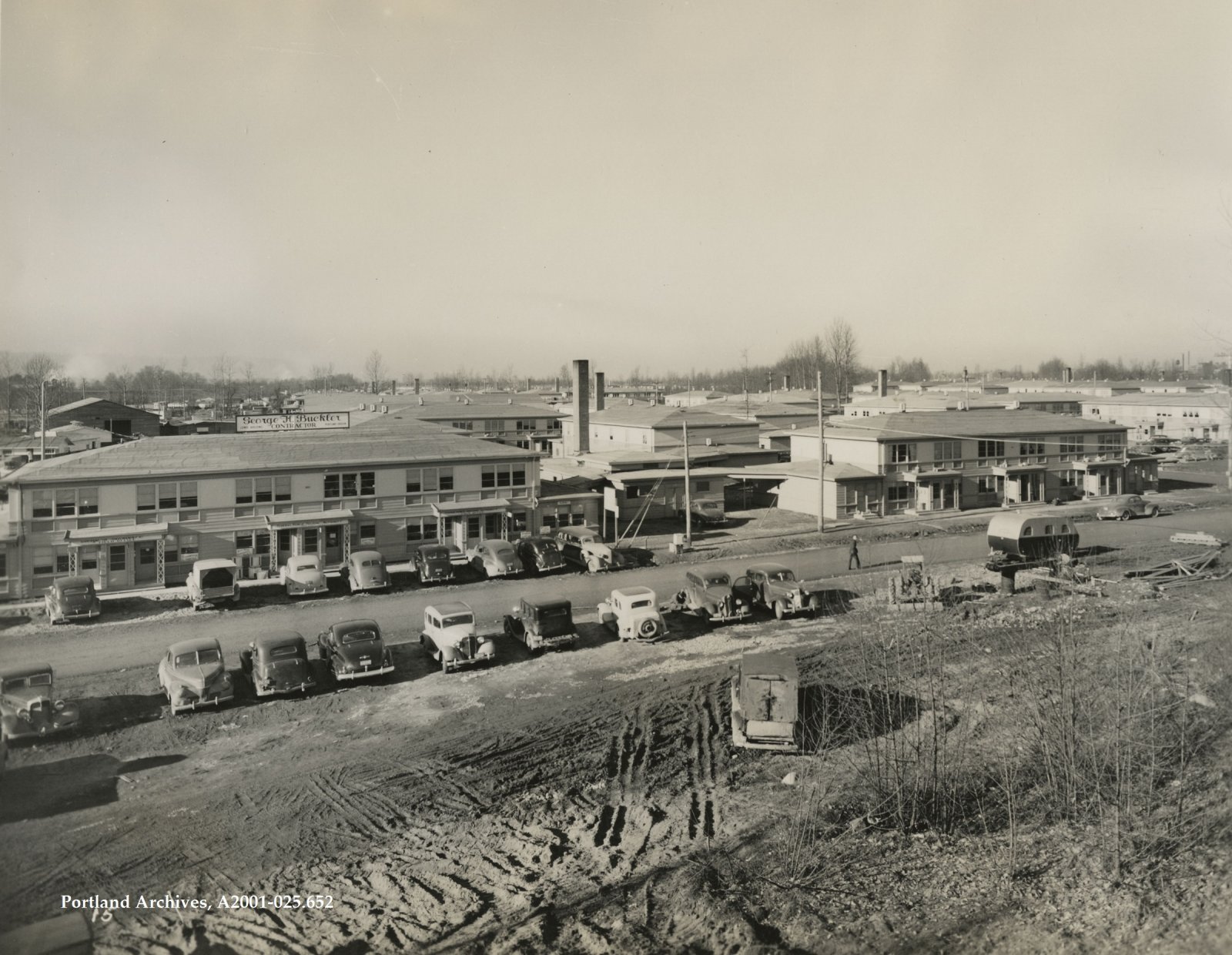 1943-c_vanport-apartment-buildings.jpg