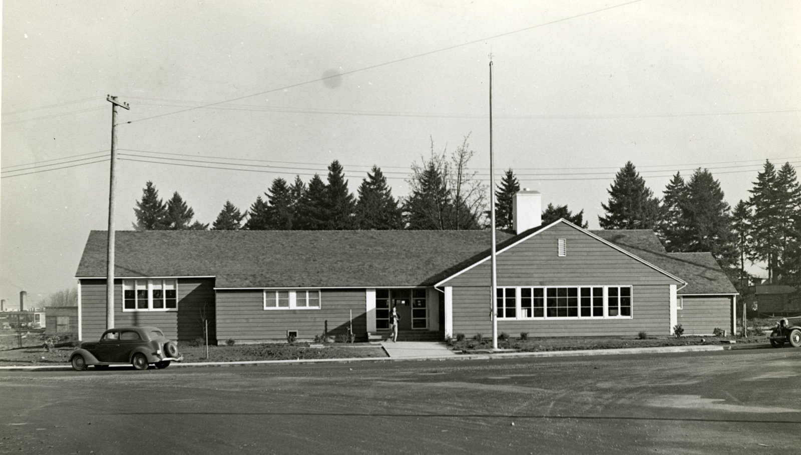 1944-c_building.jpg