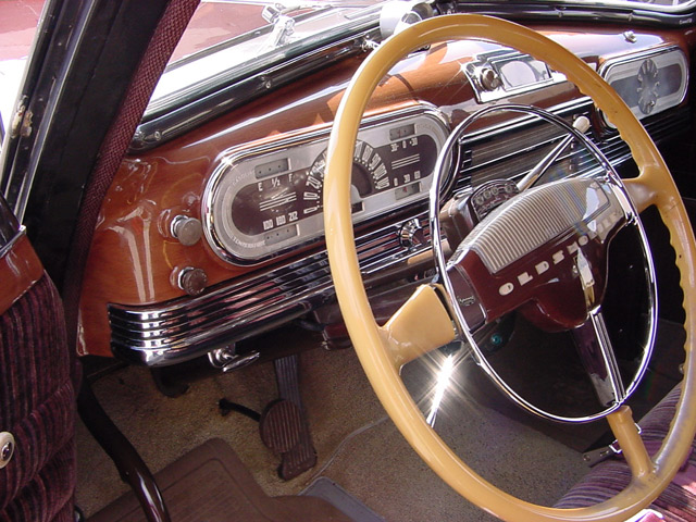 1946-olds-dynamic-dash.jpg