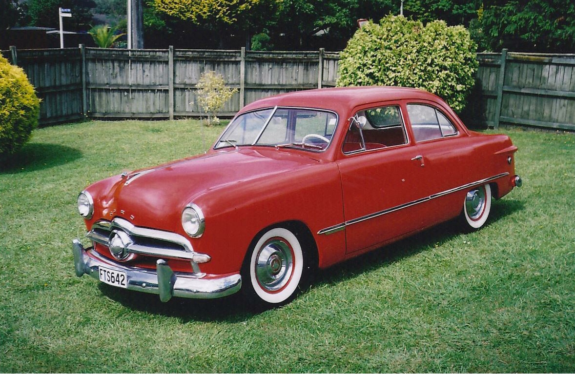 1949-ford-tudor.jpg