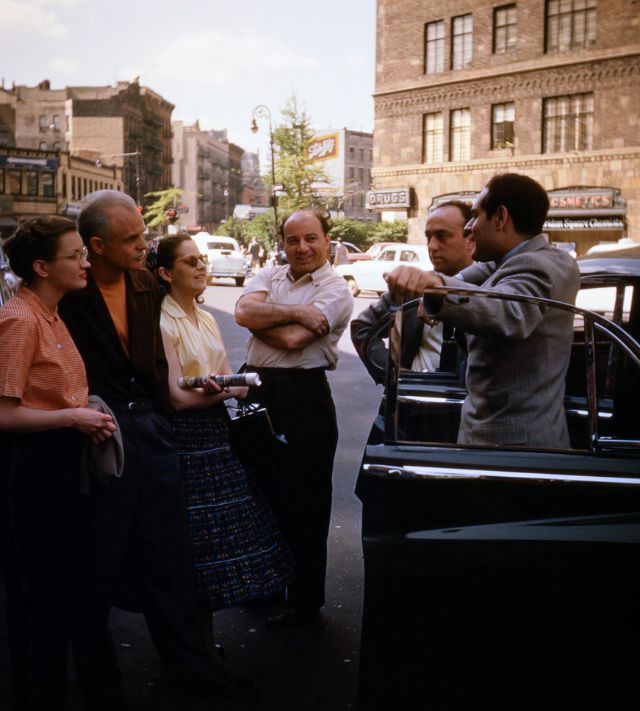 1950s-american-street-scenes-15.jpg