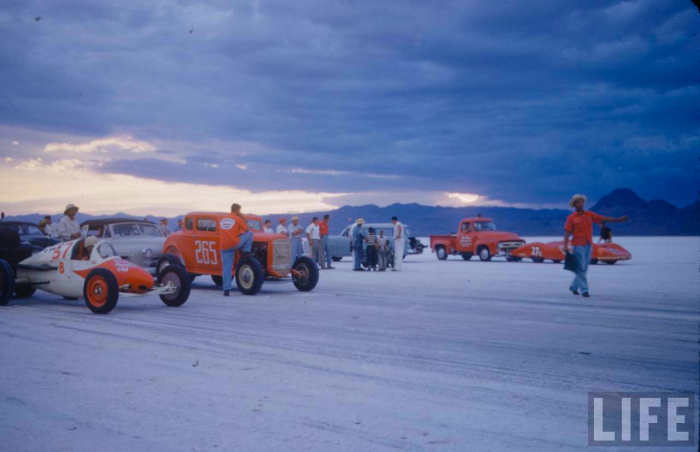 1950s-bonneville-salt-flats-drag-racing-photo.jpg