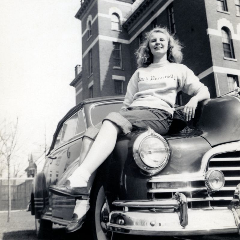 1950s-teen-girls-in-jeans-5.jpg