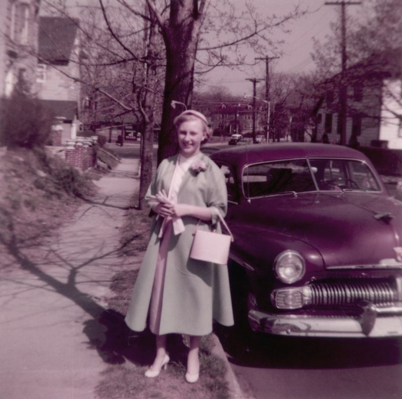 1950s-women-with-automobiles-13.jpg