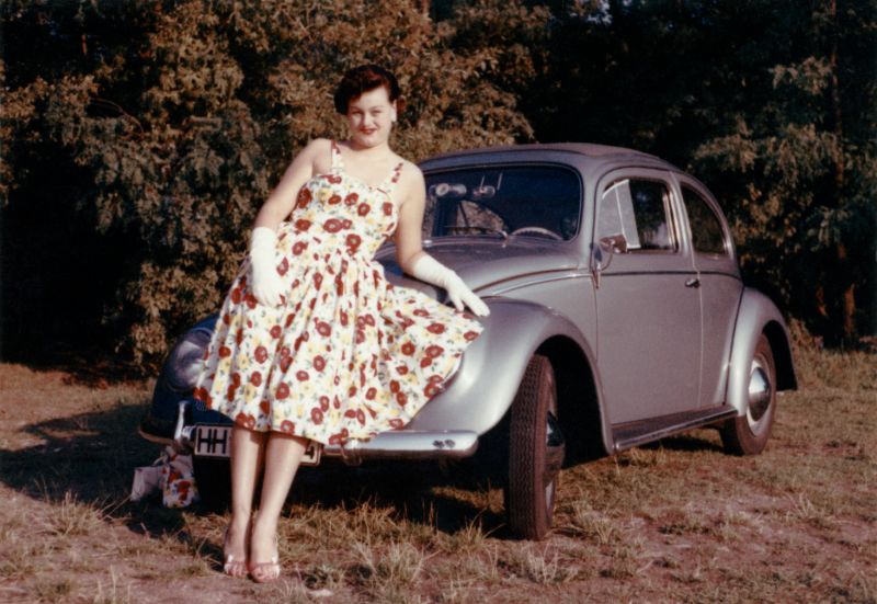 1950s-women-with-automobiles-18.jpg