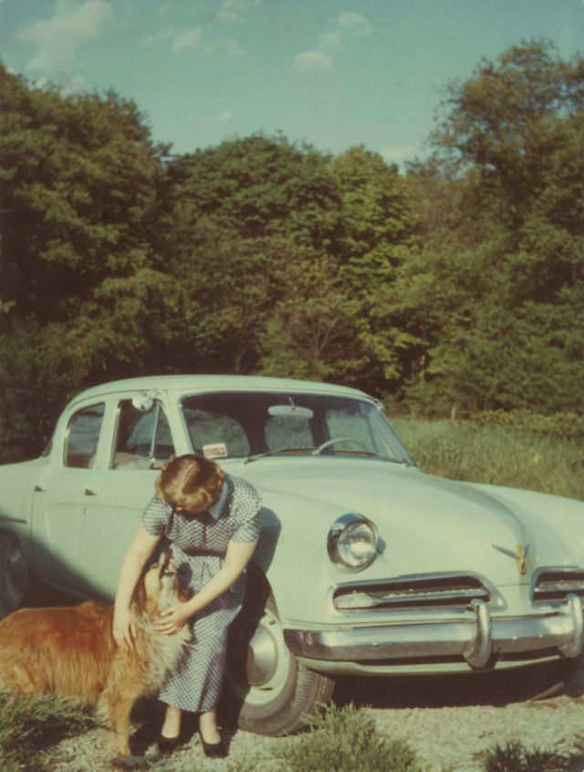 1950s-women-with-automobiles-4.jpg