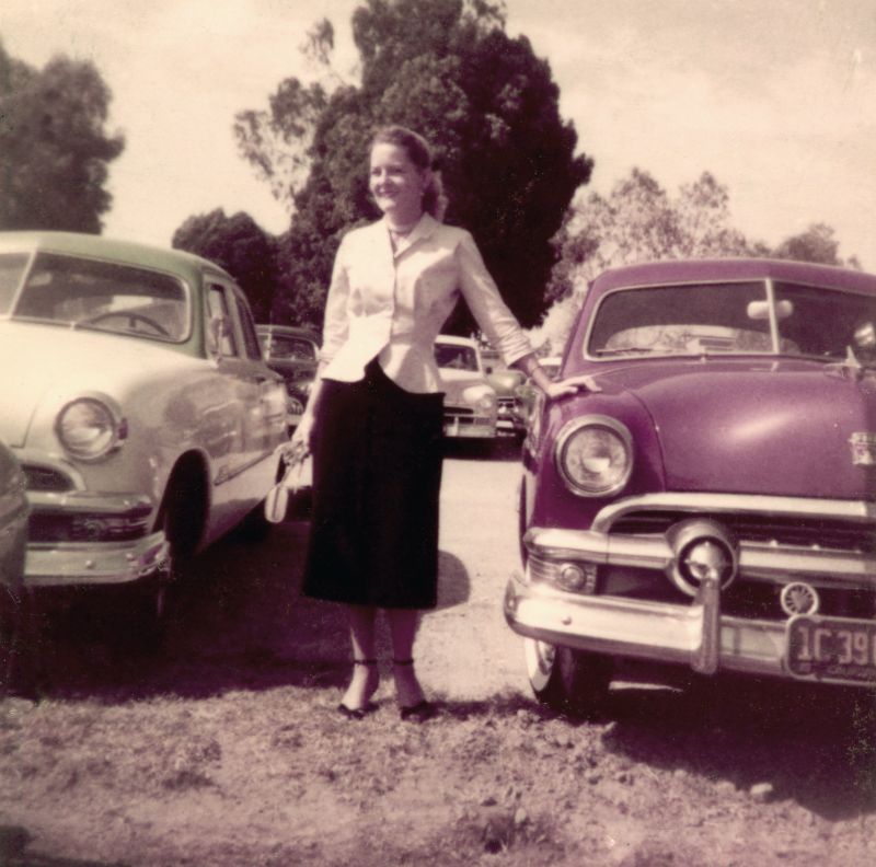 1950s-women-with-automobiles-6.jpg