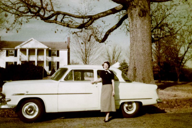 1950s-women-with-automobiles-7.jpg