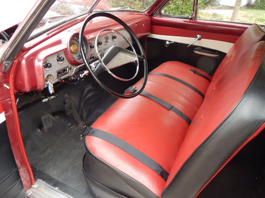 1951 INTERIOR.JPG