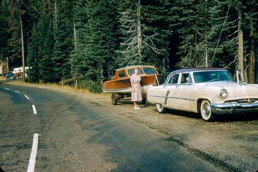 1952 Mercury towing wooden boat.jpg