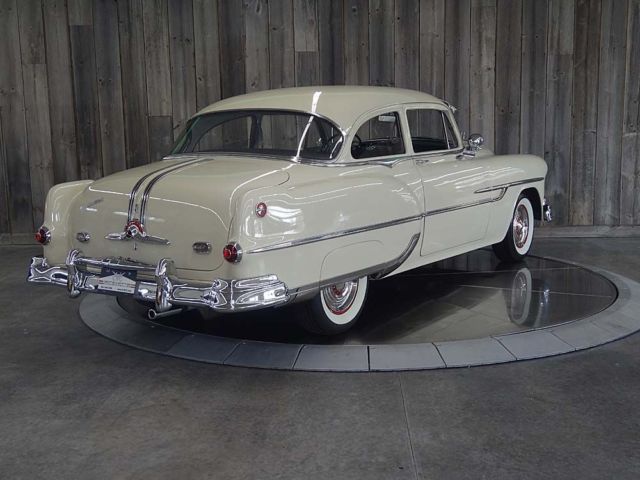 1953-pontiac-chieftain-cream-8-cyl-automatic-4.jpg