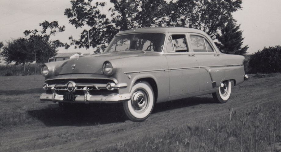 1954 ford customline.JPG