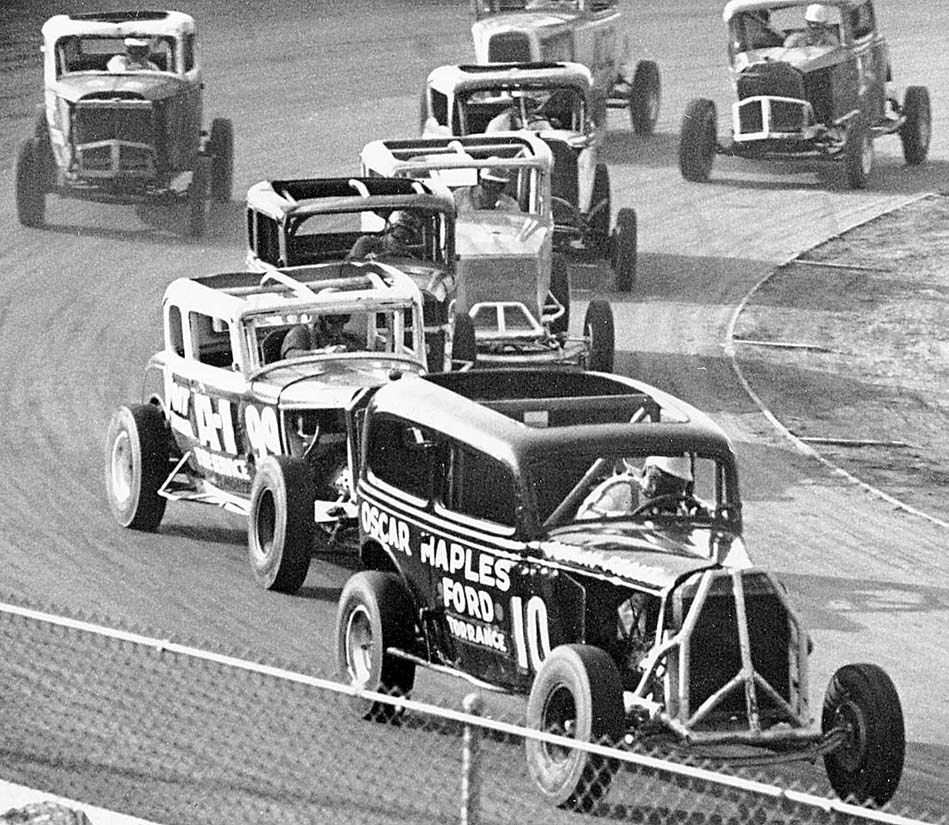 1955-davis20-gs-8 cars turn 4-small.jpg