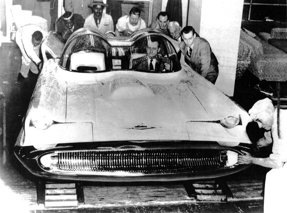 1955-lincoln-futura-concept-car-6.jpg