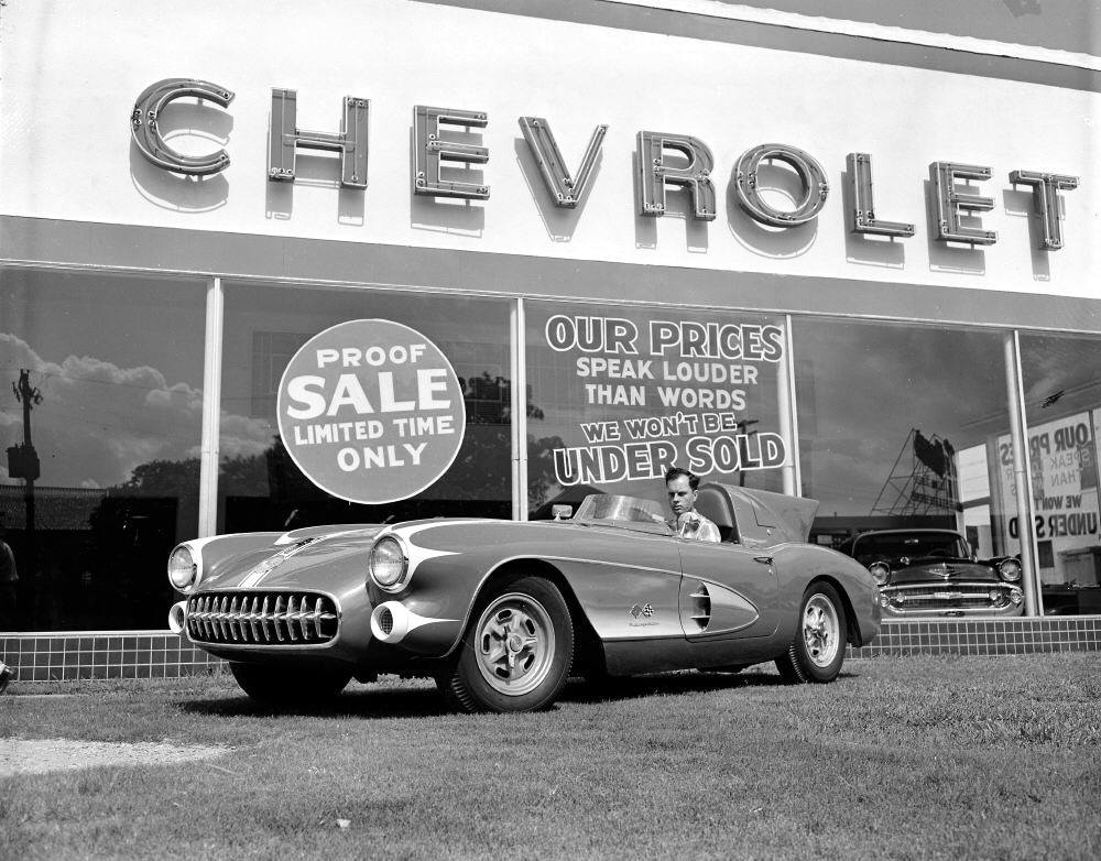 1956 Chevy Corvette racer.jpg