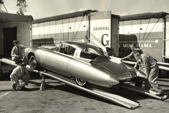 1956-Oldsmobile-Golden-Rocket-bw-trailer.jpg