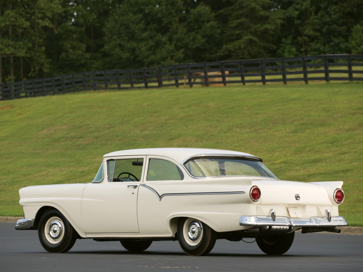 1957-ford-custom-8.jpg