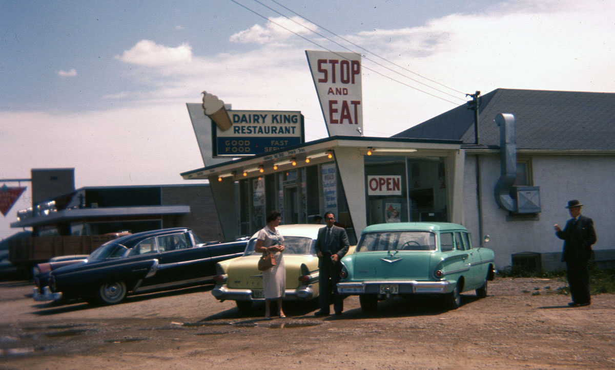 1958 Chevrolet wagon.jpg