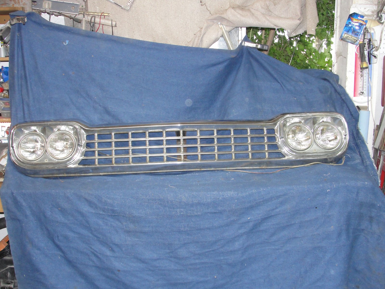 1958 f 100 grill 001.JPG
