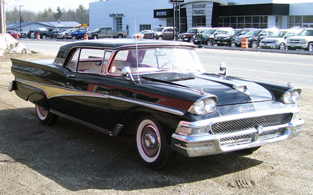 1958-Ford-Fairlane-Skyliner-Retractable.jpg