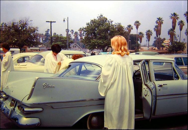 1959 belvedere delivering the choir.JPG